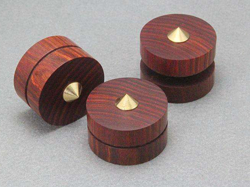 CNC加工音箱配件避震腳（jiǎo）釘